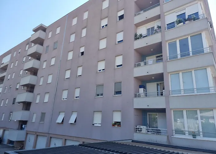 Rosa Apartment