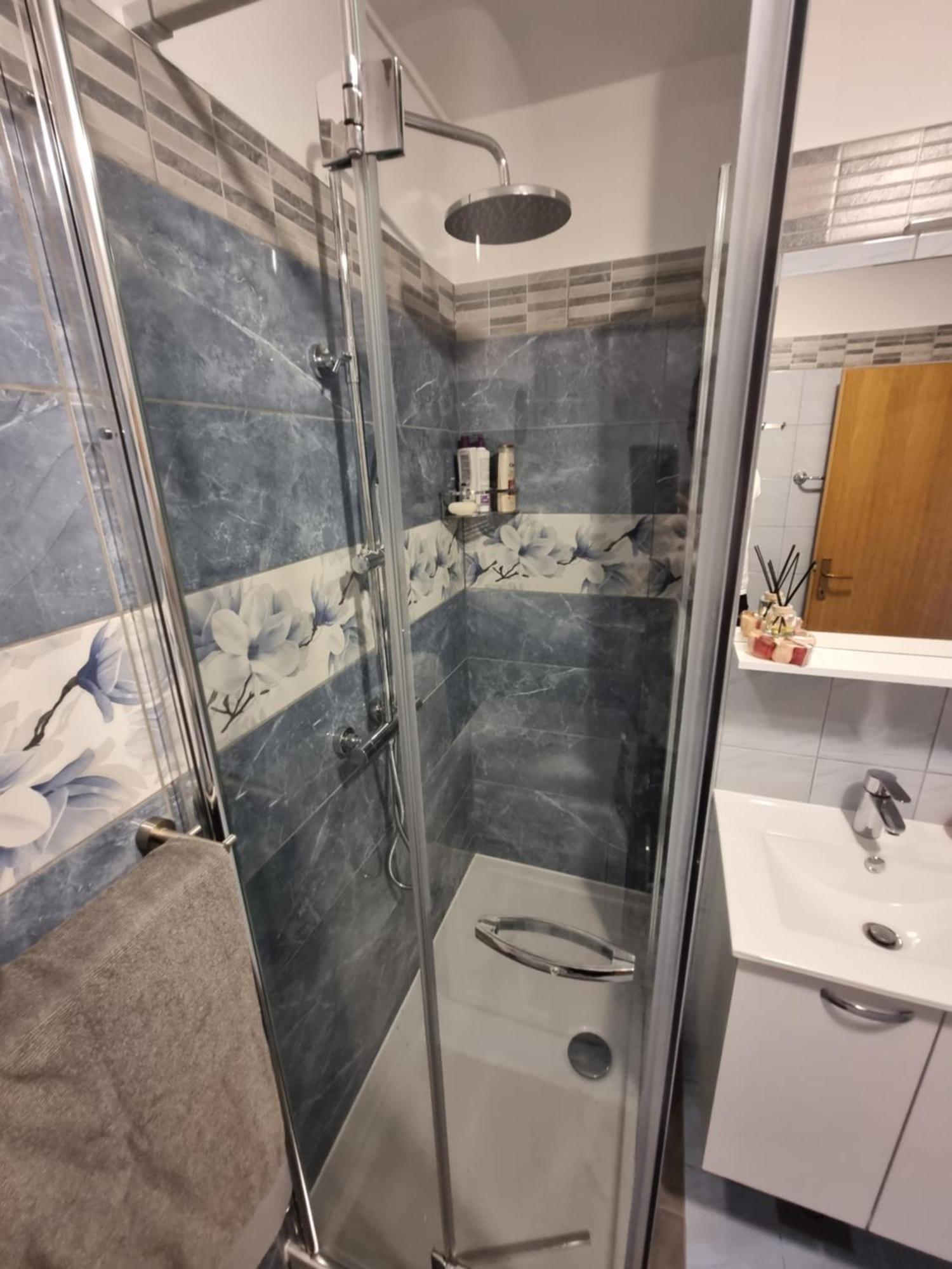 Rosa Apartman *